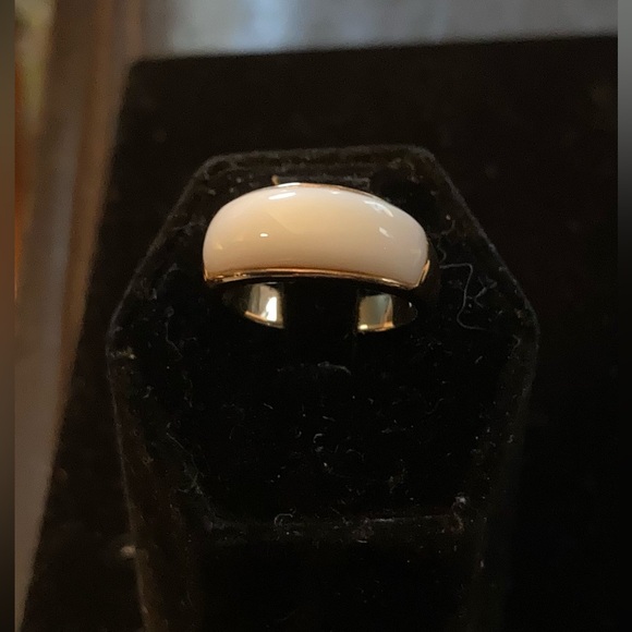 White Jade bezel set in 10K GP/925 SS. Thick band smooth finish Size 6 - Picture 1 of 9